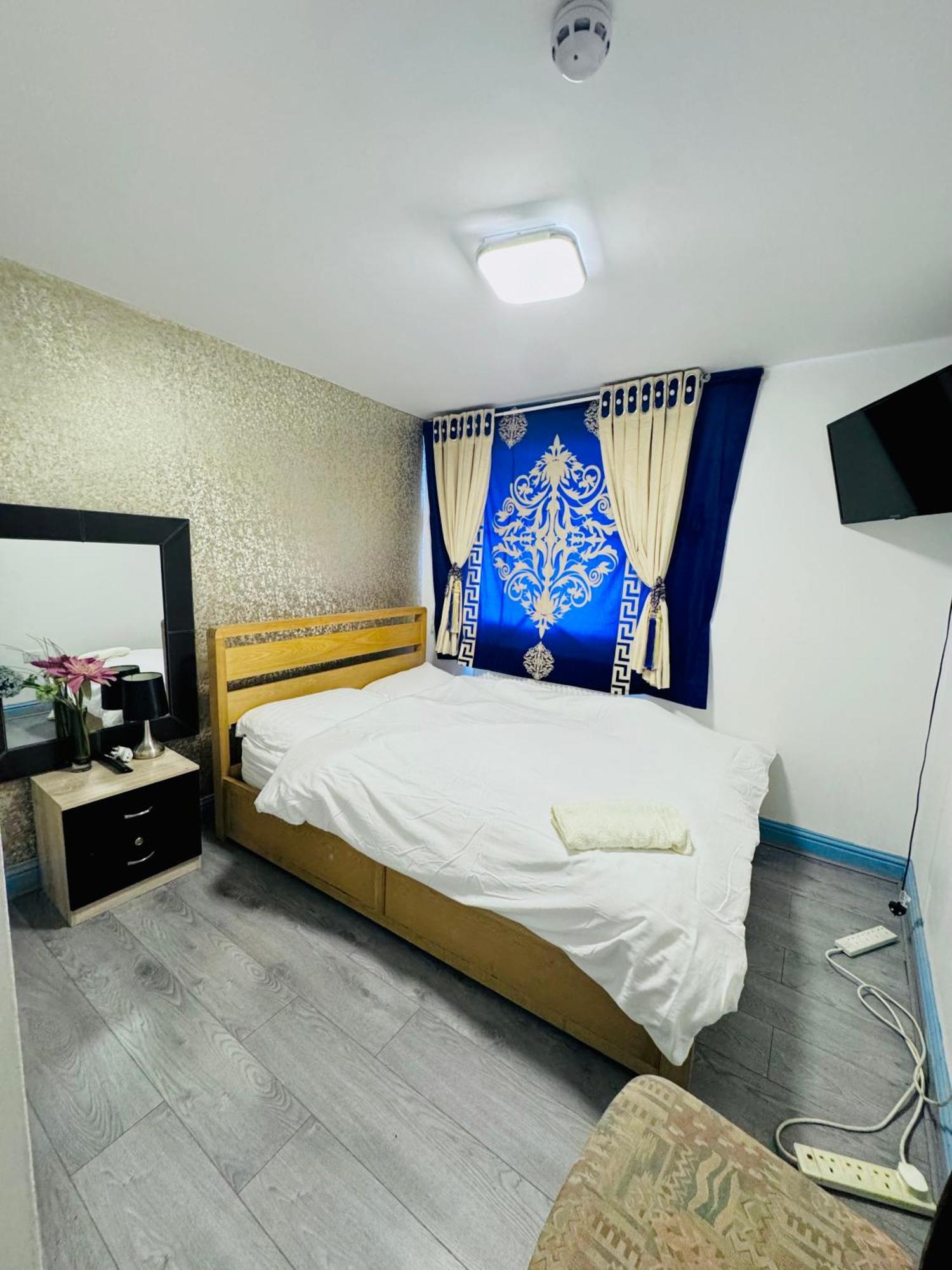 Unique Private Rooms Bolton Eksteriør bilde