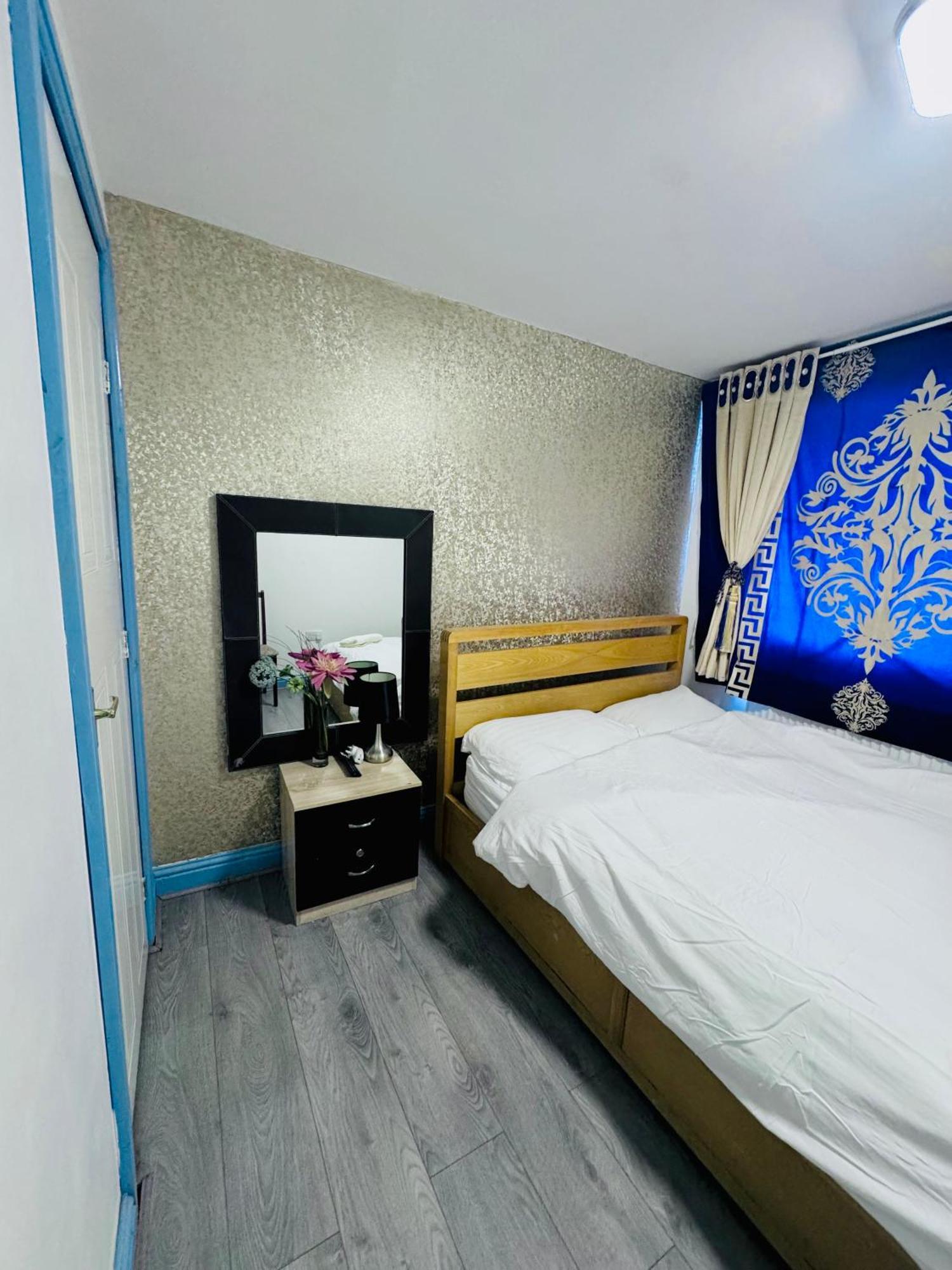 Unique Private Rooms Bolton Eksteriør bilde